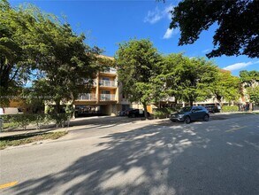 Building Photo - 1085 W 68th St