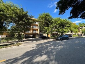 Building Photo - 1085 W 68th St