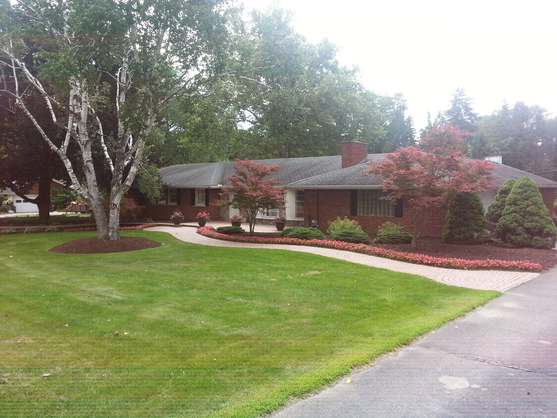 4085 Fairlane Dr, Bloomfield Hills, MI 48301 House Rental in