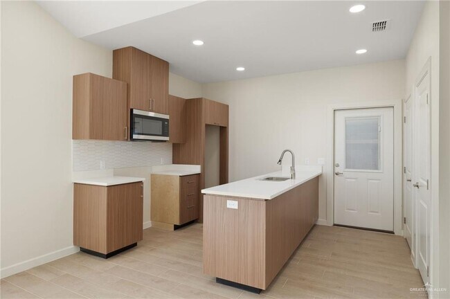 Foto del edificio - 3600 Valeria Ln