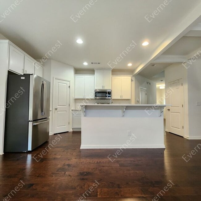 Foto del edificio - 601 Lofty Ln