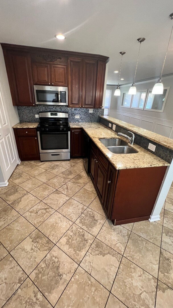 Foto del edificio - 3321 Hickory Ln