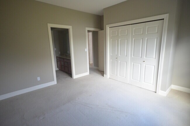 Foto del edificio - 4900 Royal Lytham Dr