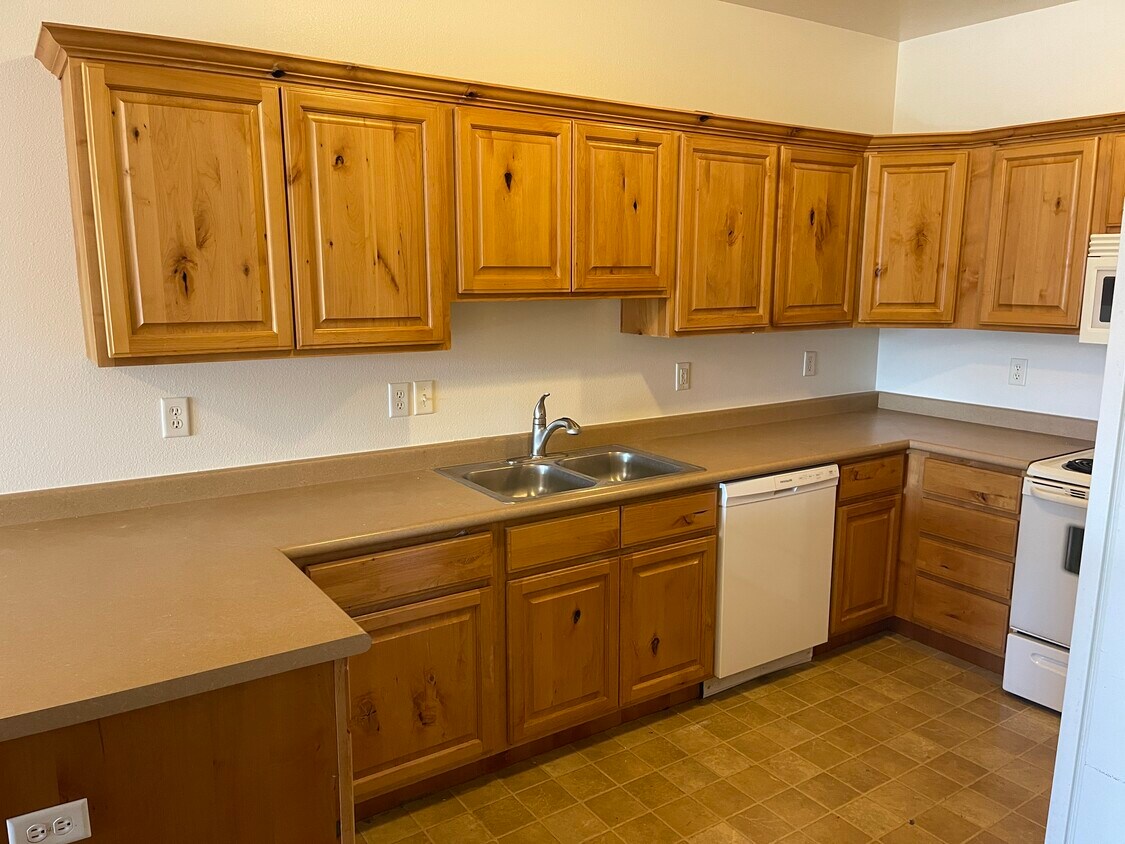 Foto principal - Cedar Street Holdings