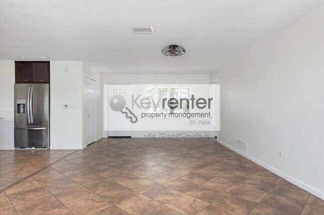 Foto del edificio - 6575 Green Valley Dr