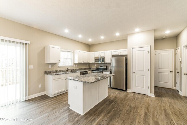 Foto del edificio - 9137 River Trail Dr