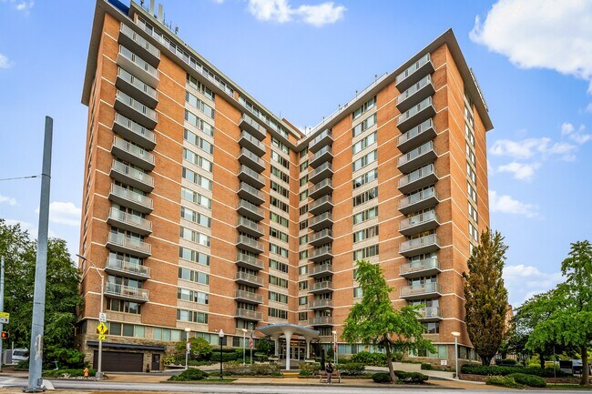 Building Photo - 1 E University Pkwy