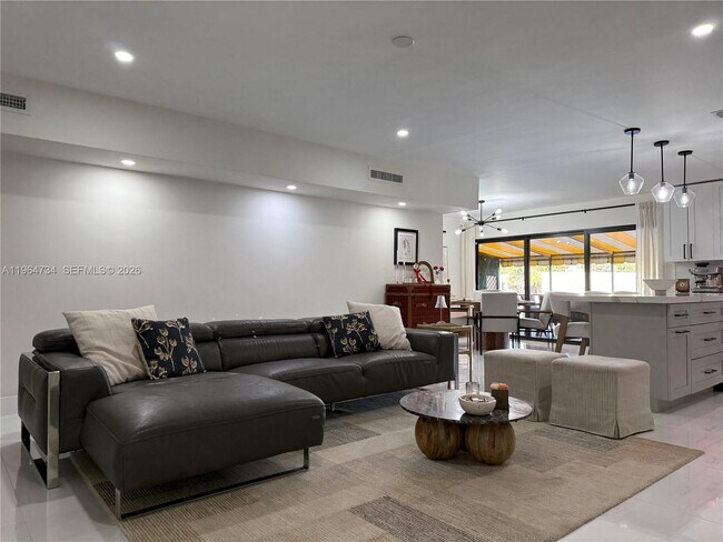 Foto del edificio - 15896 Kilmarnock Dr