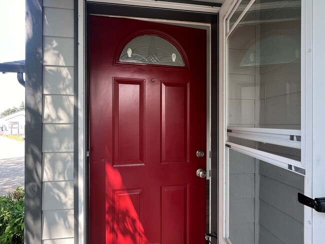 Building Photo - 724 SE 135th Ct