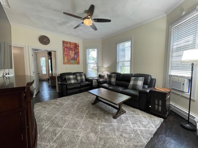 Foto del edificio - 11 Bowdoin Ave