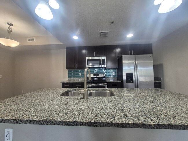 Building Photo - 3605 High Ridge Rd