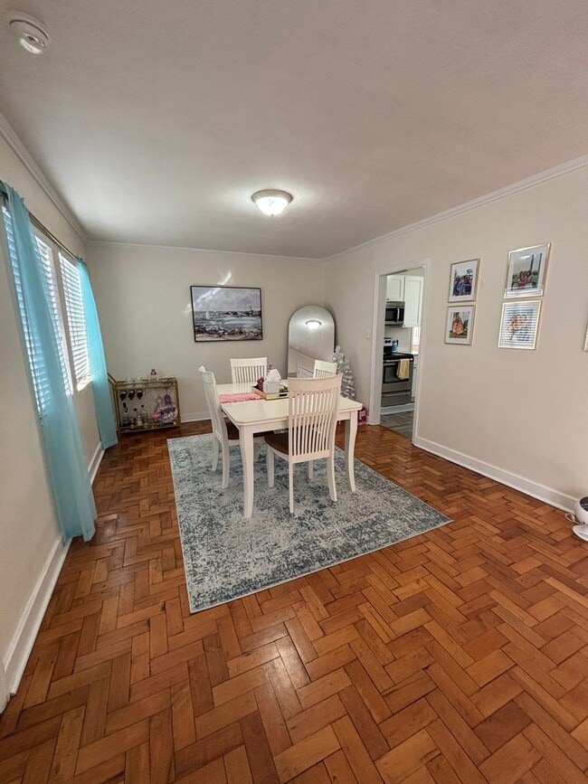 Foto del edificio - R1026 University Heights