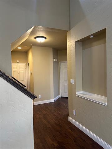 Building Photo - 8604 Heather Ridge Dr