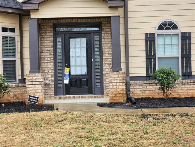 Building Photo - 4042 Villagewood Ln