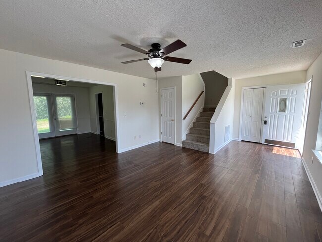 Foto del edificio - 1319 Stratton Place Dr