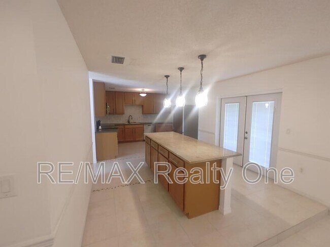 Building Photo - 3270 N Stirrup Dr