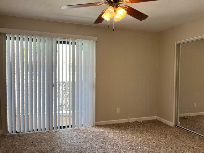 Building Photo - 835 N Granite Reef Rd