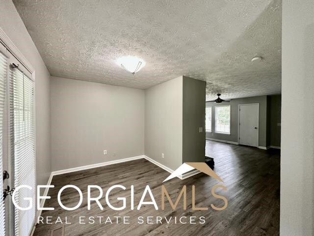 Foto del edificio - 6226 Pine Ln