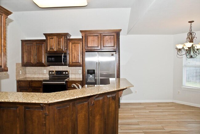 Foto del edificio - 826 Rickwood Cir