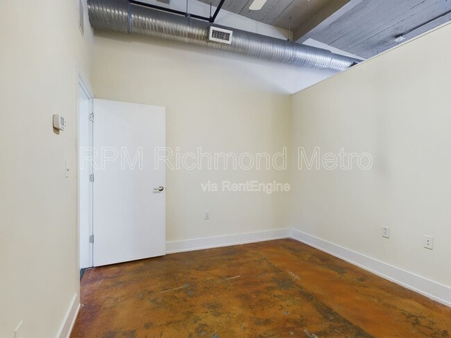 Interior Photo - The Mill at Manchester Lofts