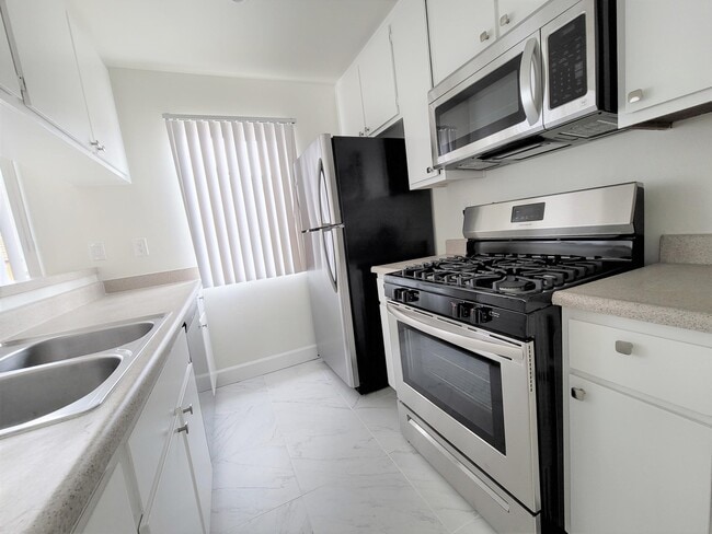 Building Photo - 1436 S Centinela Ave