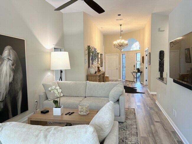 Liv Rm - 8005 Bobcat Cir