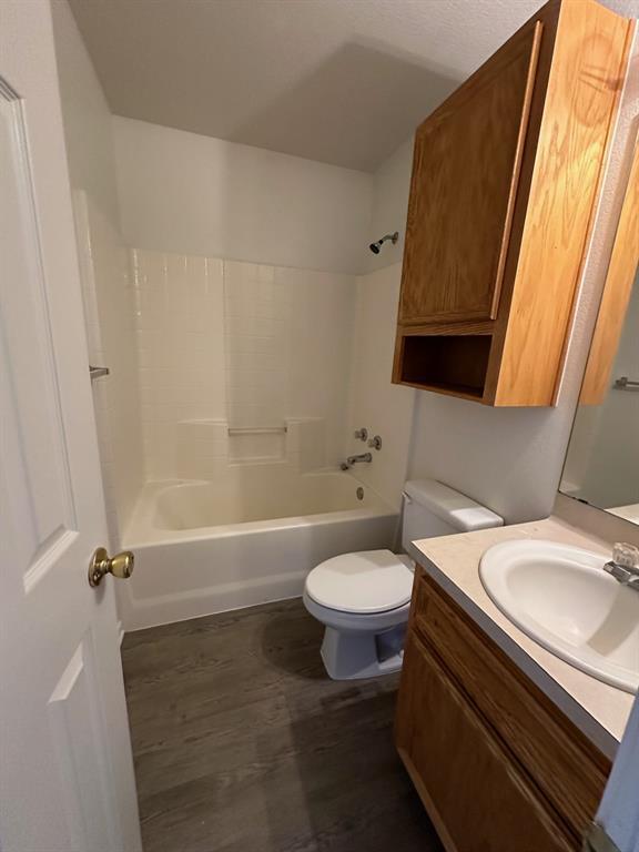 Building Photo - 717 Willowood