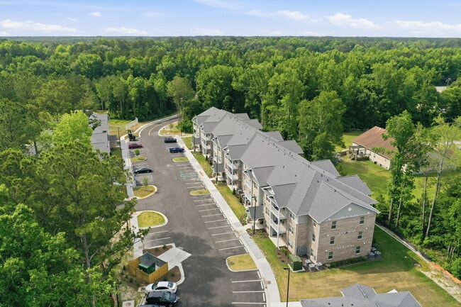 Building Photo - Oak Terrace