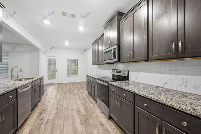 Foto del edificio - 238 Enchanted Way