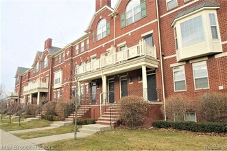 Building Photo - 3243 Camden Dr