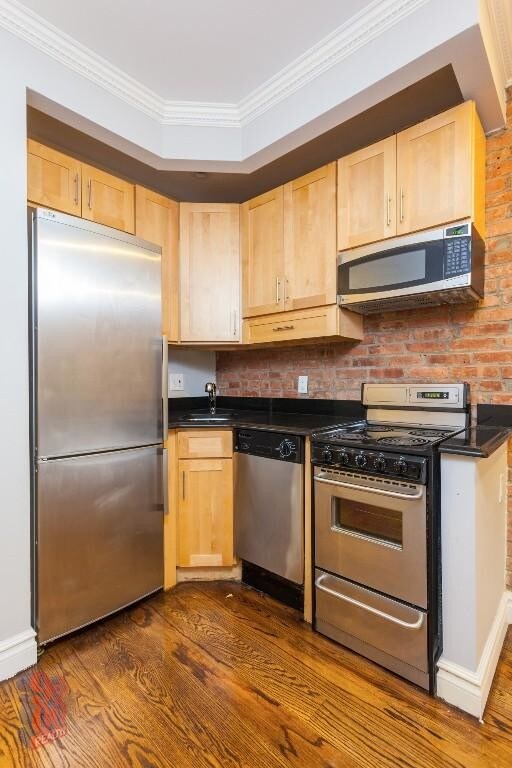 Primary Photo - 441 W 50th St