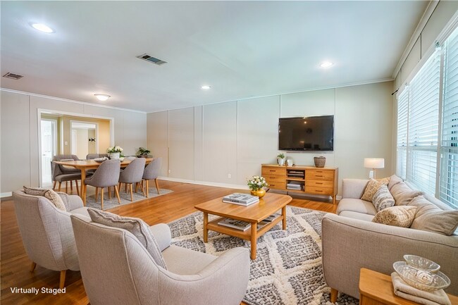 Building Photo - Lease for 2026-2027 School year!