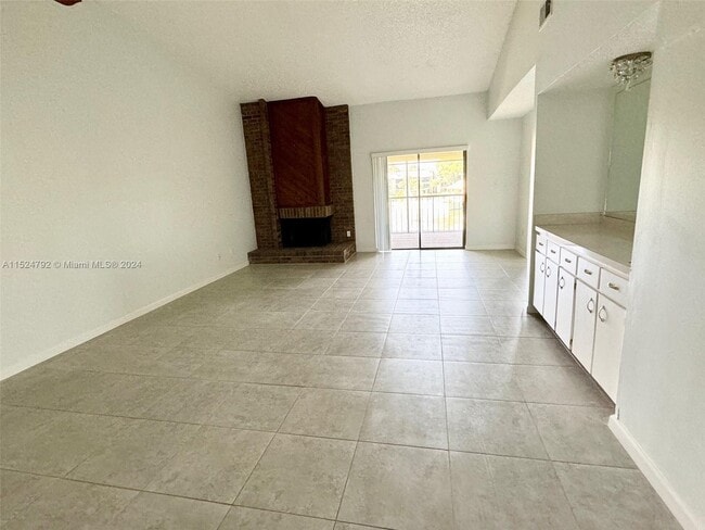Building Photo - 15 Escondido Ct