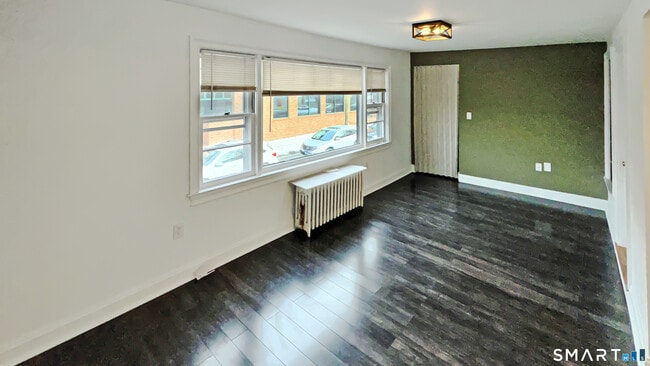 Foto del edificio - 18 Riverside Ave