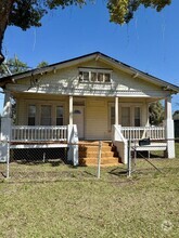 Building Photo - 1041 W 27th St