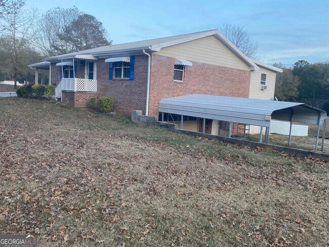 Foto del edificio - 730 Knox Chapel Rd