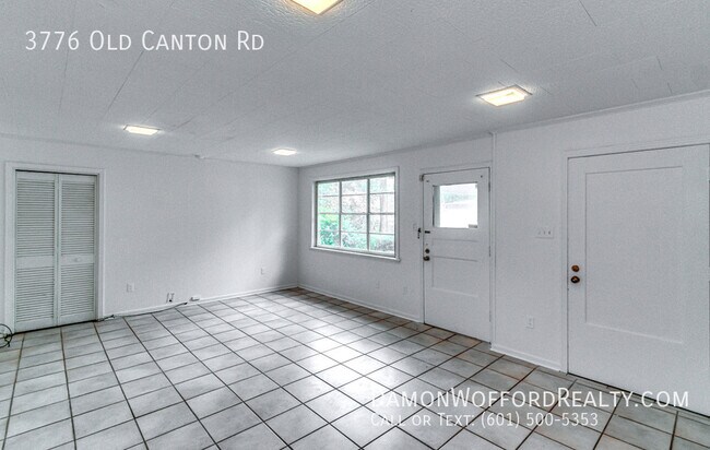 Building Photo - 3776 Old Canton Rd - 4 beds, 3 full baths