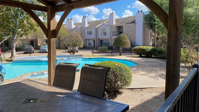 Building Photo - 14600 Fonmeadow Dr
