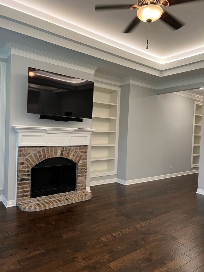 Building Photo - STUNNING AND IMMACULATE HOME IN WATERFORD ...