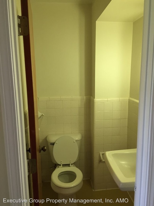 311 S Atcher St, Radcliff, KY 40160 Room for Rent in Radcliff, KY