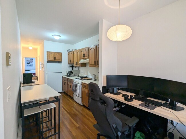 Building Photo - 374 2nd St