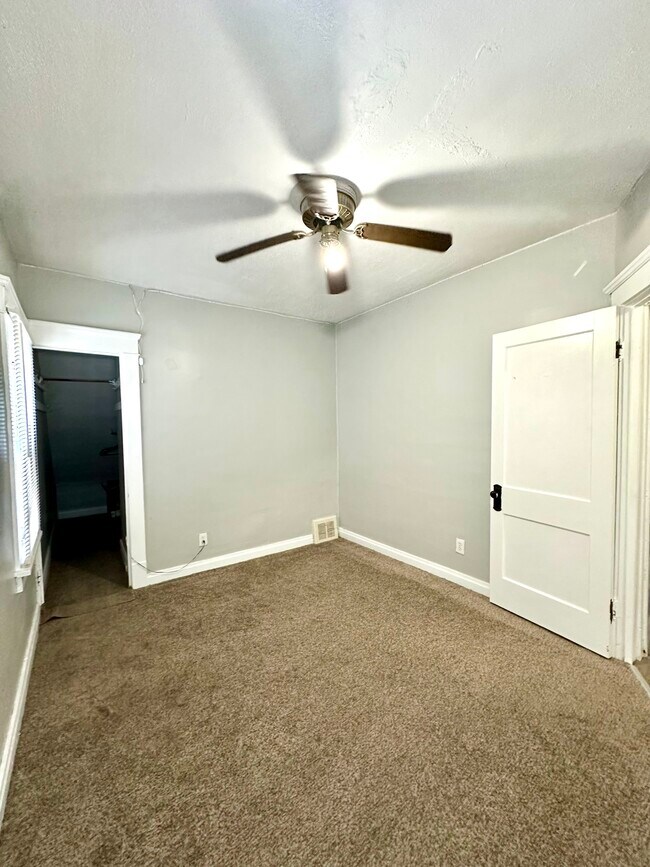 Foto del edificio - 1037 E 169th St