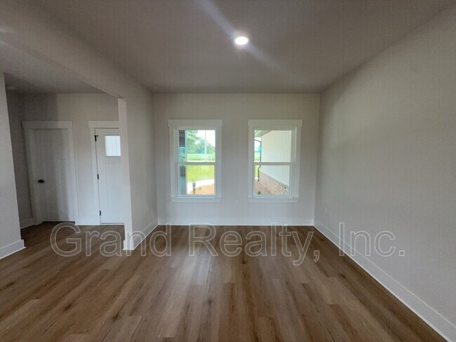 Building Photo - 9351 Salter Rd