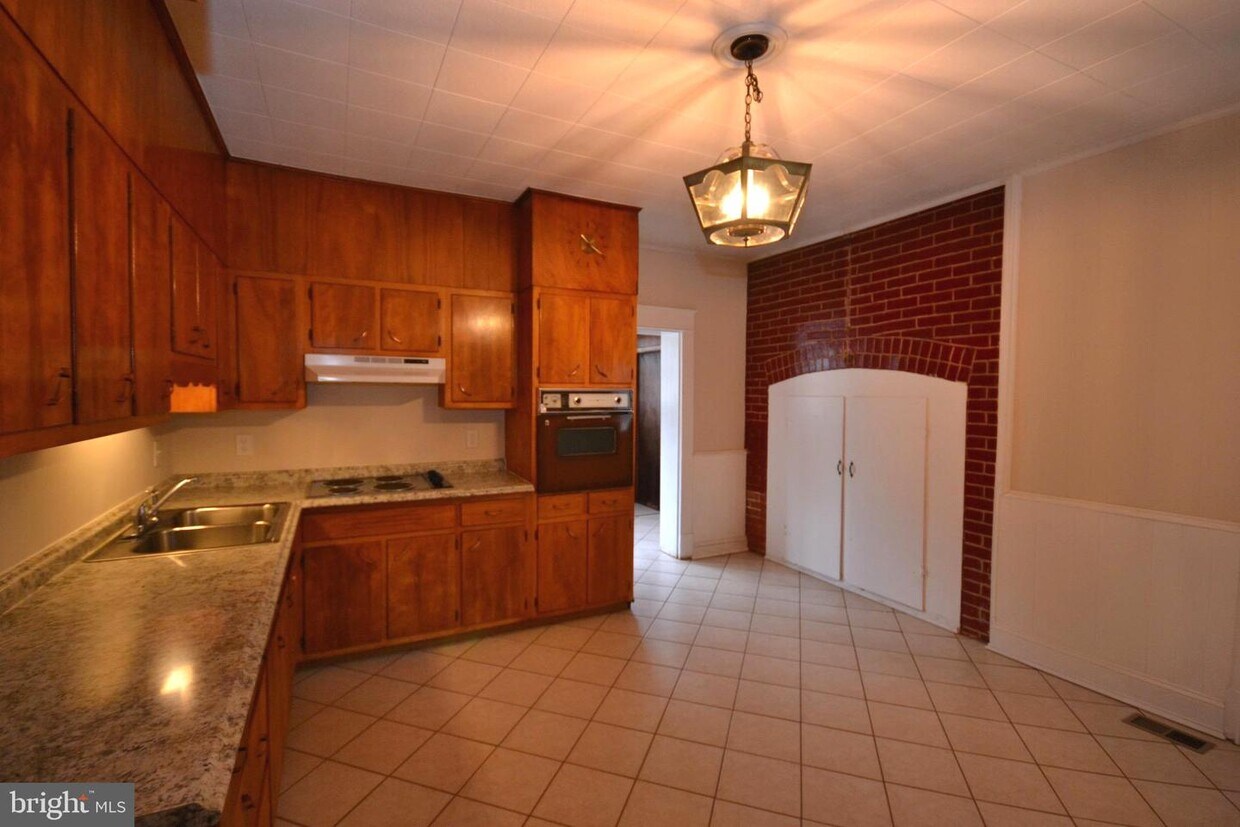 Primary Photo - 12439 Old Frederick Rd