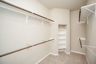 Building Photo - 5463 Grand View Dr