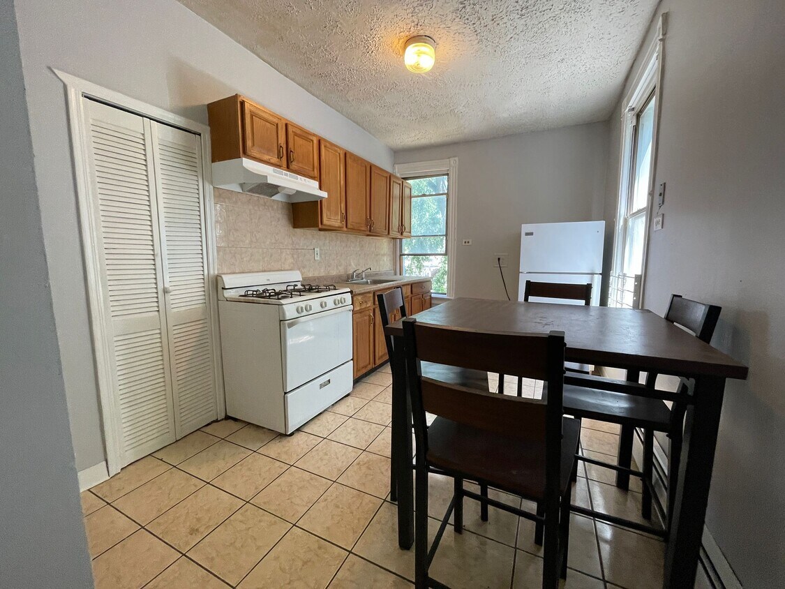 Primary Photo - 116 Linden Ave