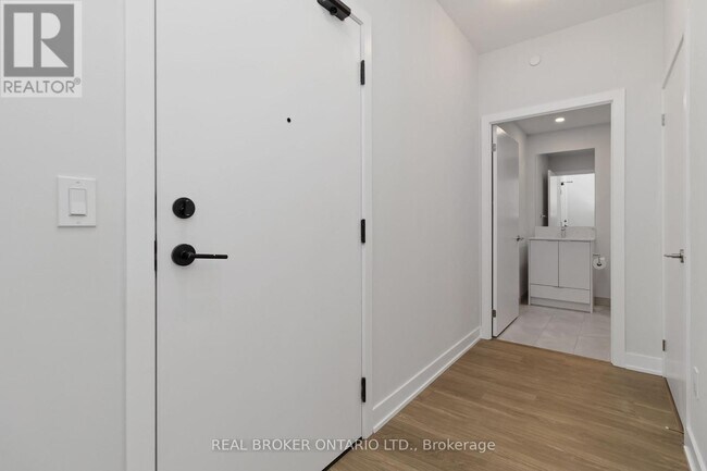 Building Photo - 430 Square One Dr