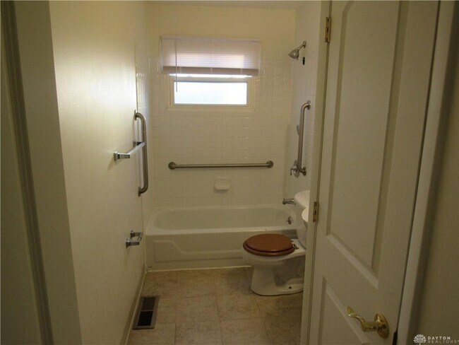 Foto del edificio - 4976 Marburn Ave