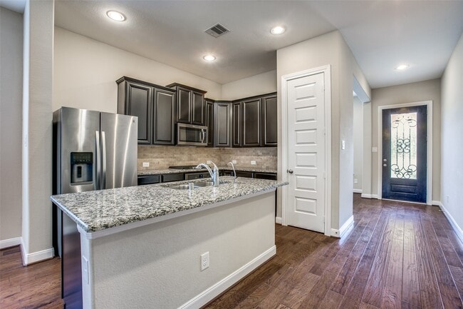 Foto del edificio - 22503 Miramar Bend Dr