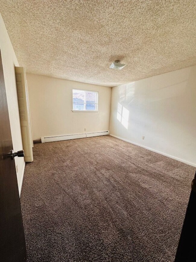 Foto del edificio - Available Now!!!